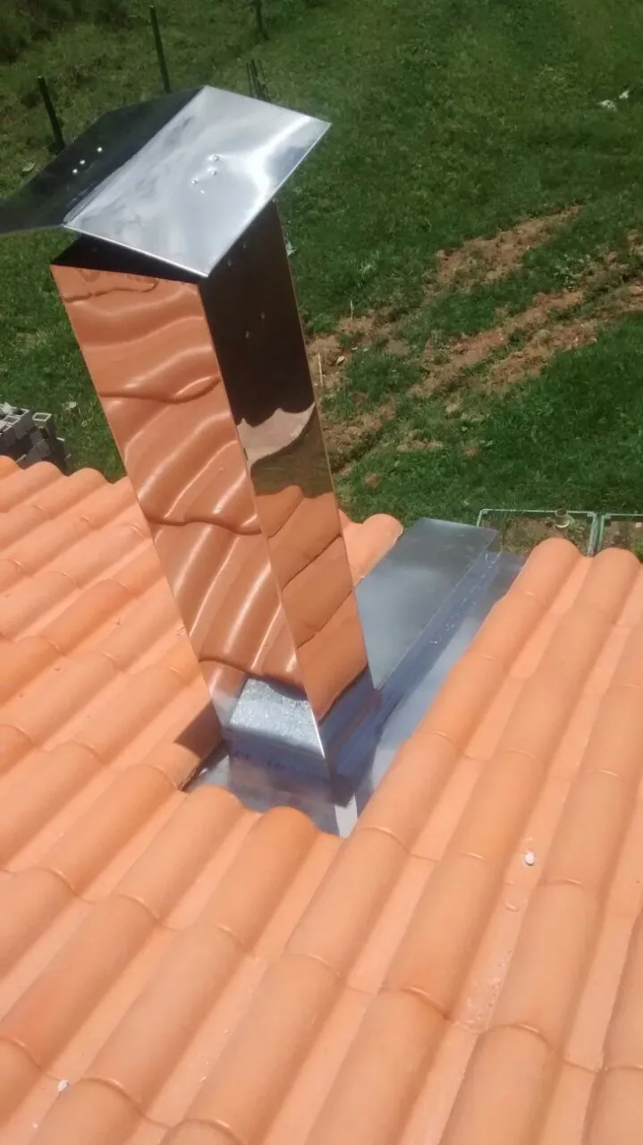 Saída de duto no telhado